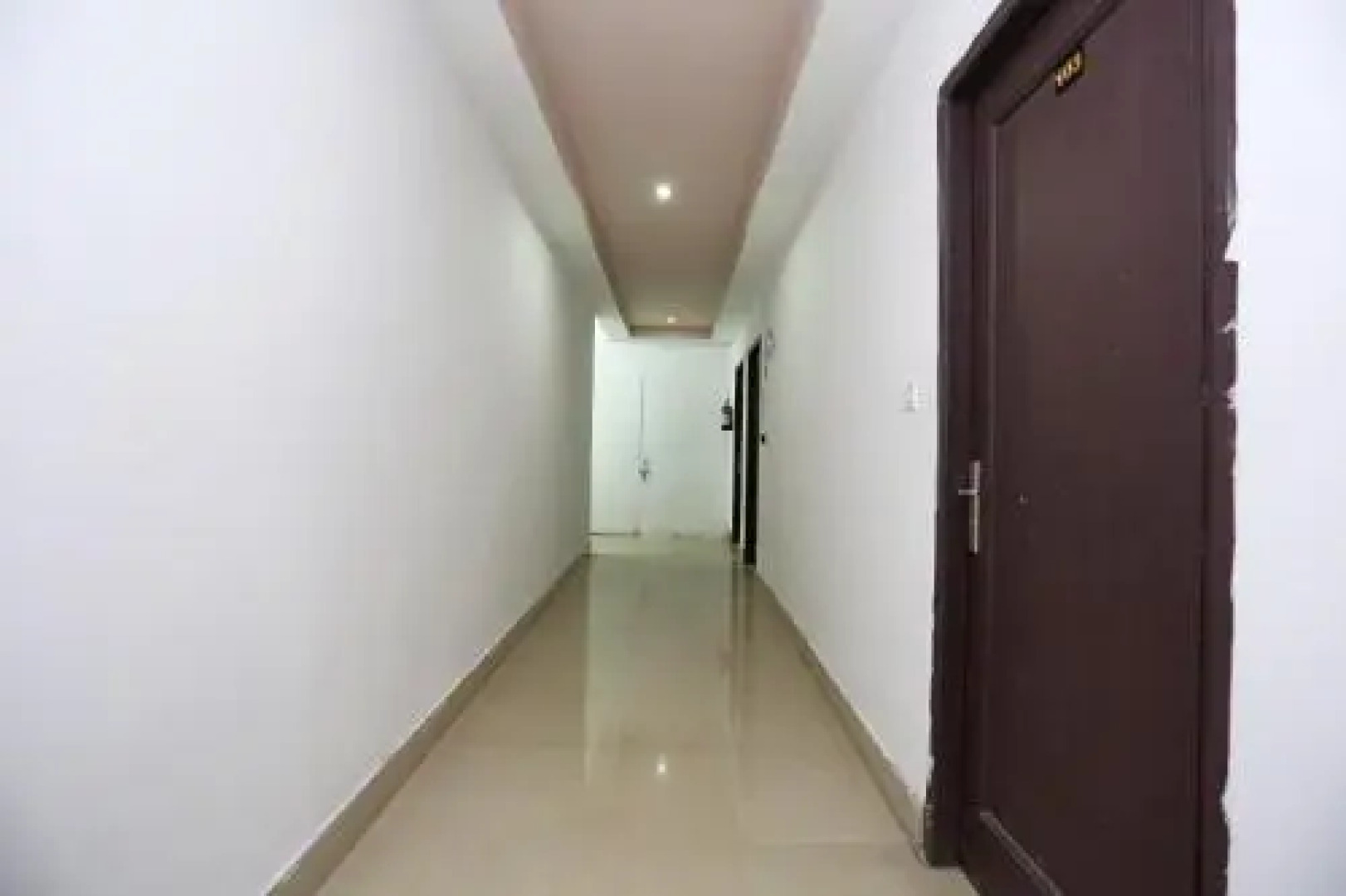 OYO 28227 Hotel Abhinandan