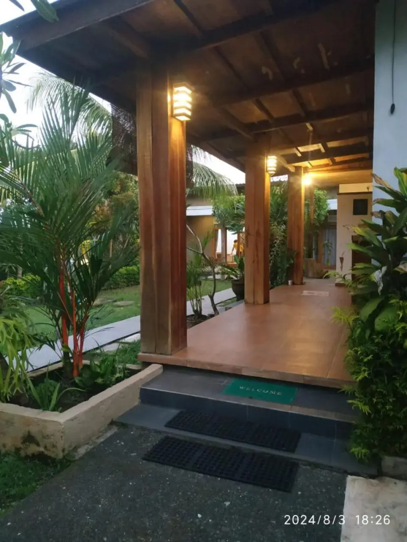 Surf Retreat Villa Sari
