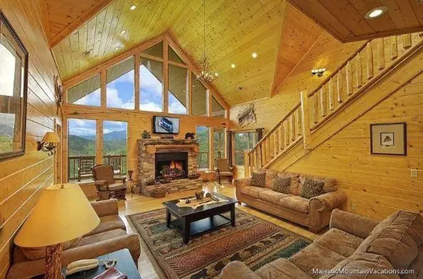 Mountain View Theater Lodge by Majestic Mountain Vacations