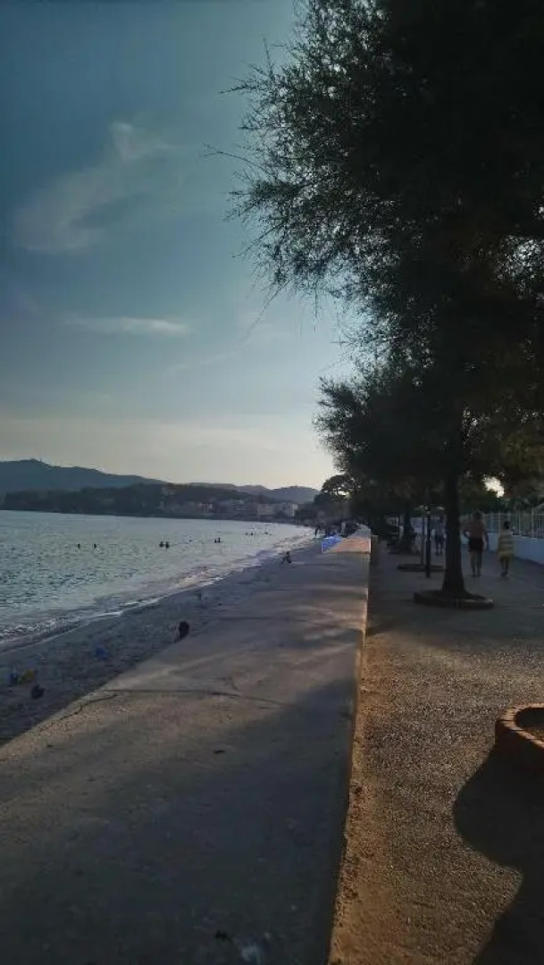 Appartement 4 personnes 5mn plage Piscine wifi parking