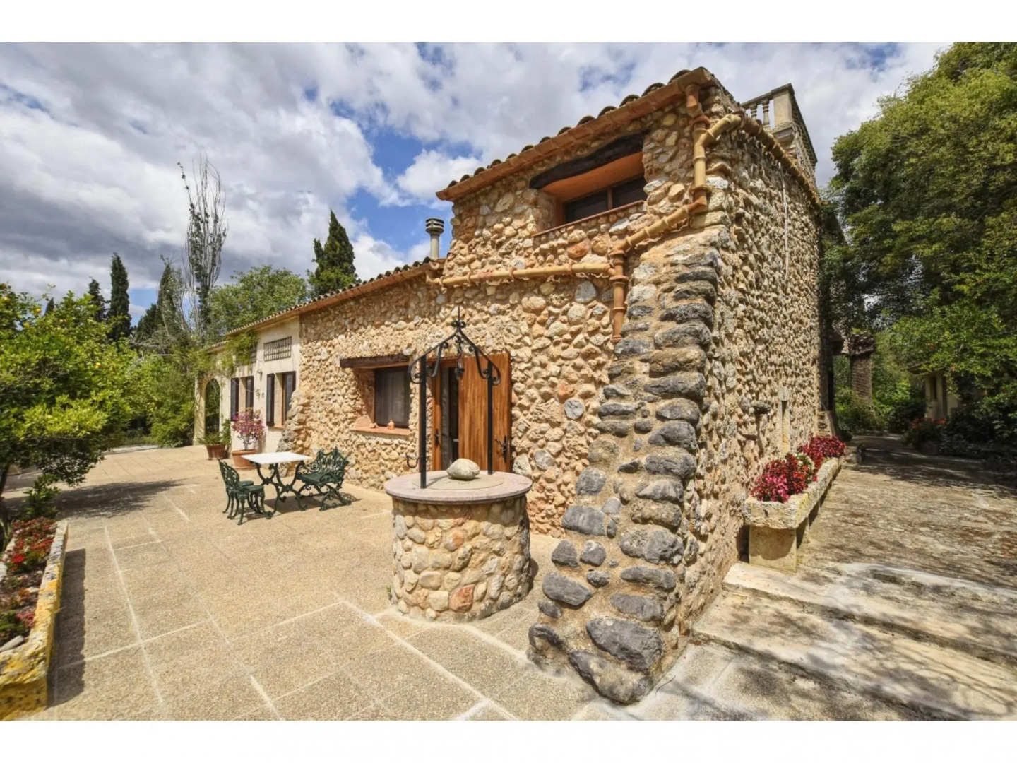 Vintage Holiday Home with Private Pool in Buger