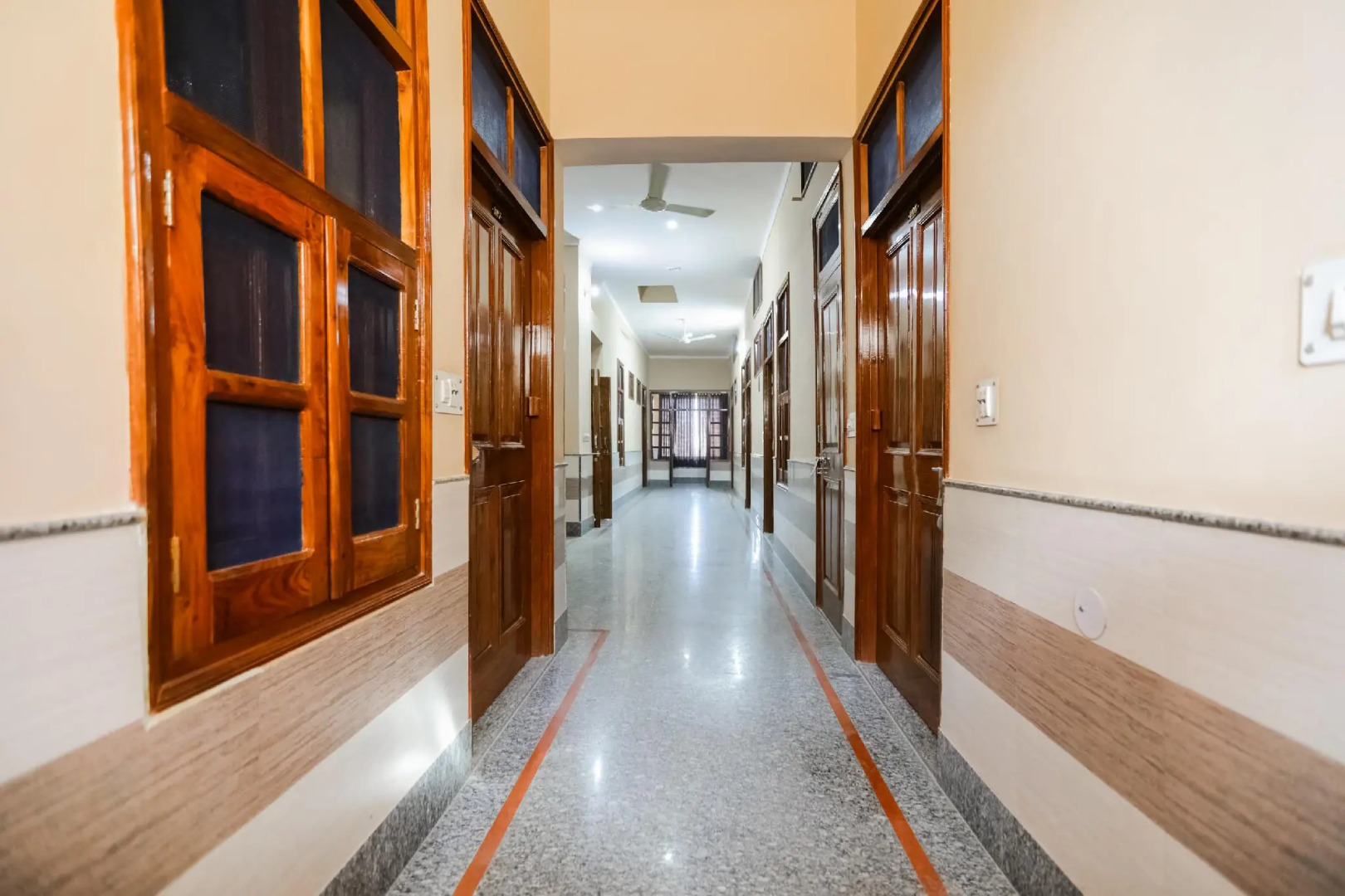 OYO 40880 Hotel Shashi