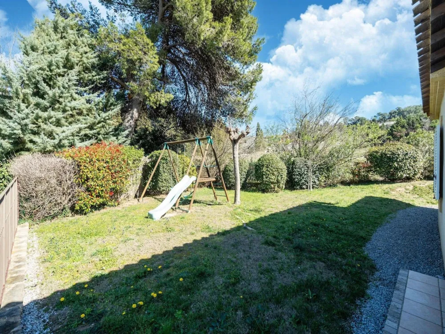 Villa in Montbrun With Pool and Mountain Views