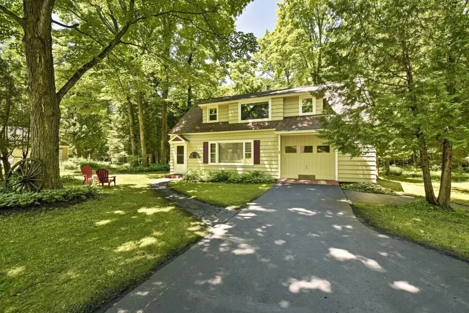 'the Carriage House:' Walk to Peninsula State Park