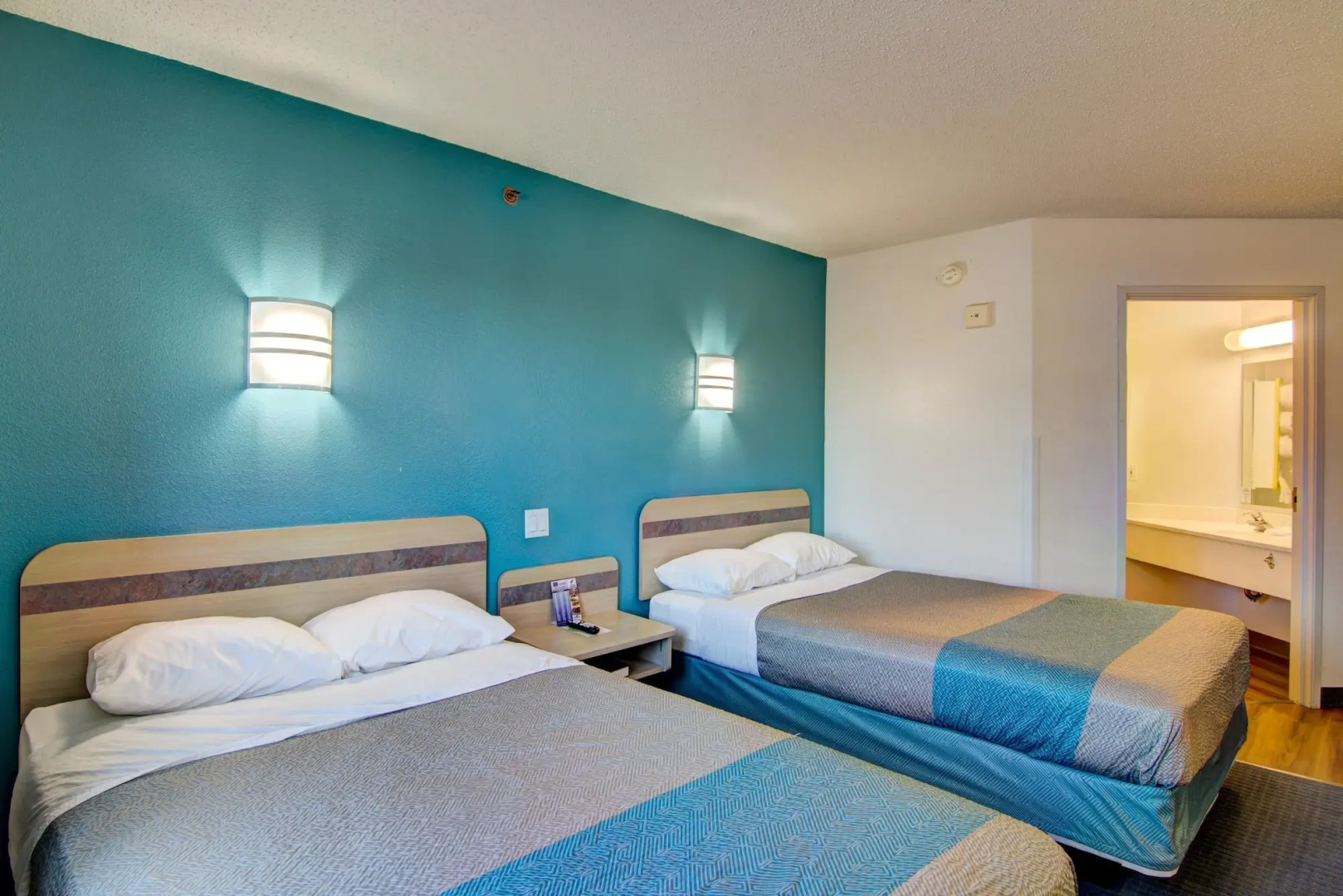 Econo Lodge Menomonie I-94