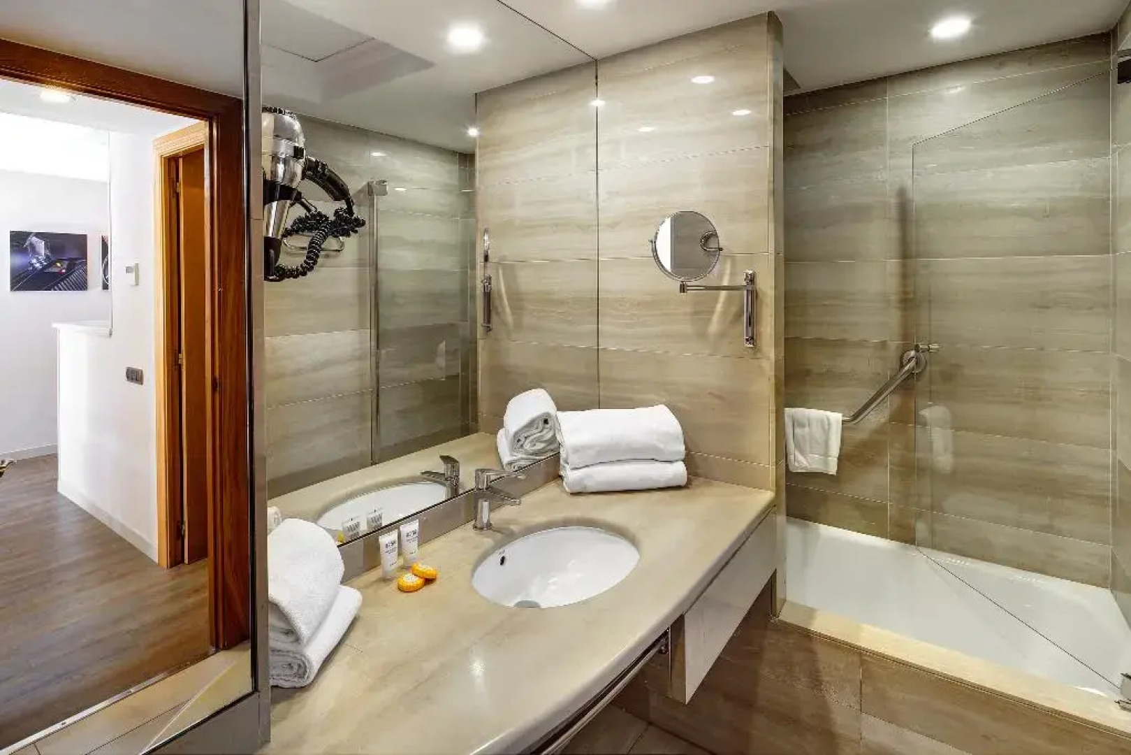 Aparthotel Hispanos 7 Suiza