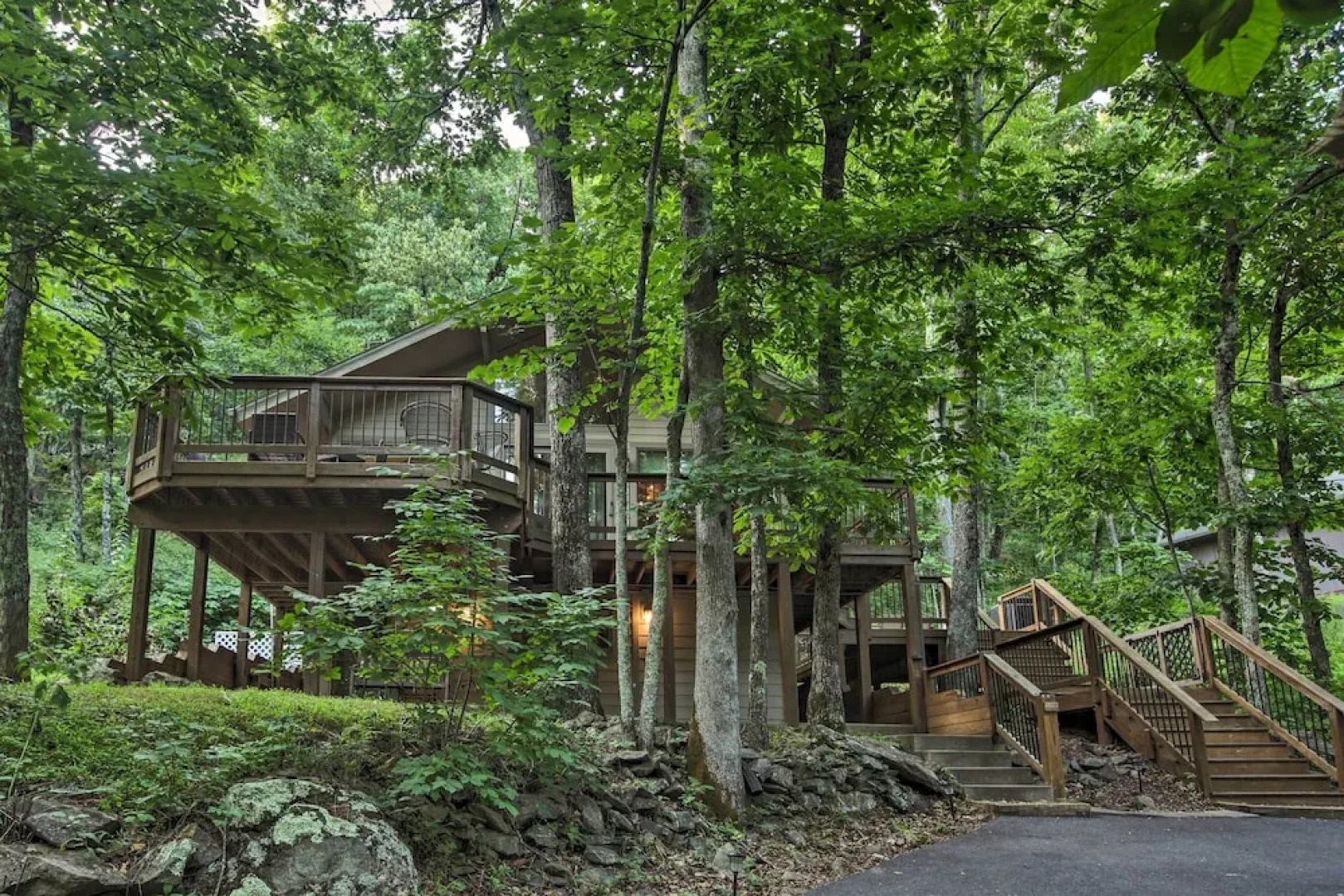 Cozy 'hillside Hideaway' in Wintergreen Resort!