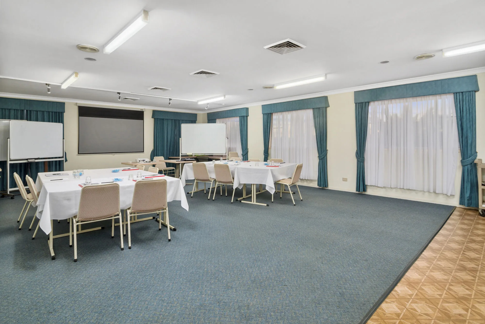 Park Motor Inn