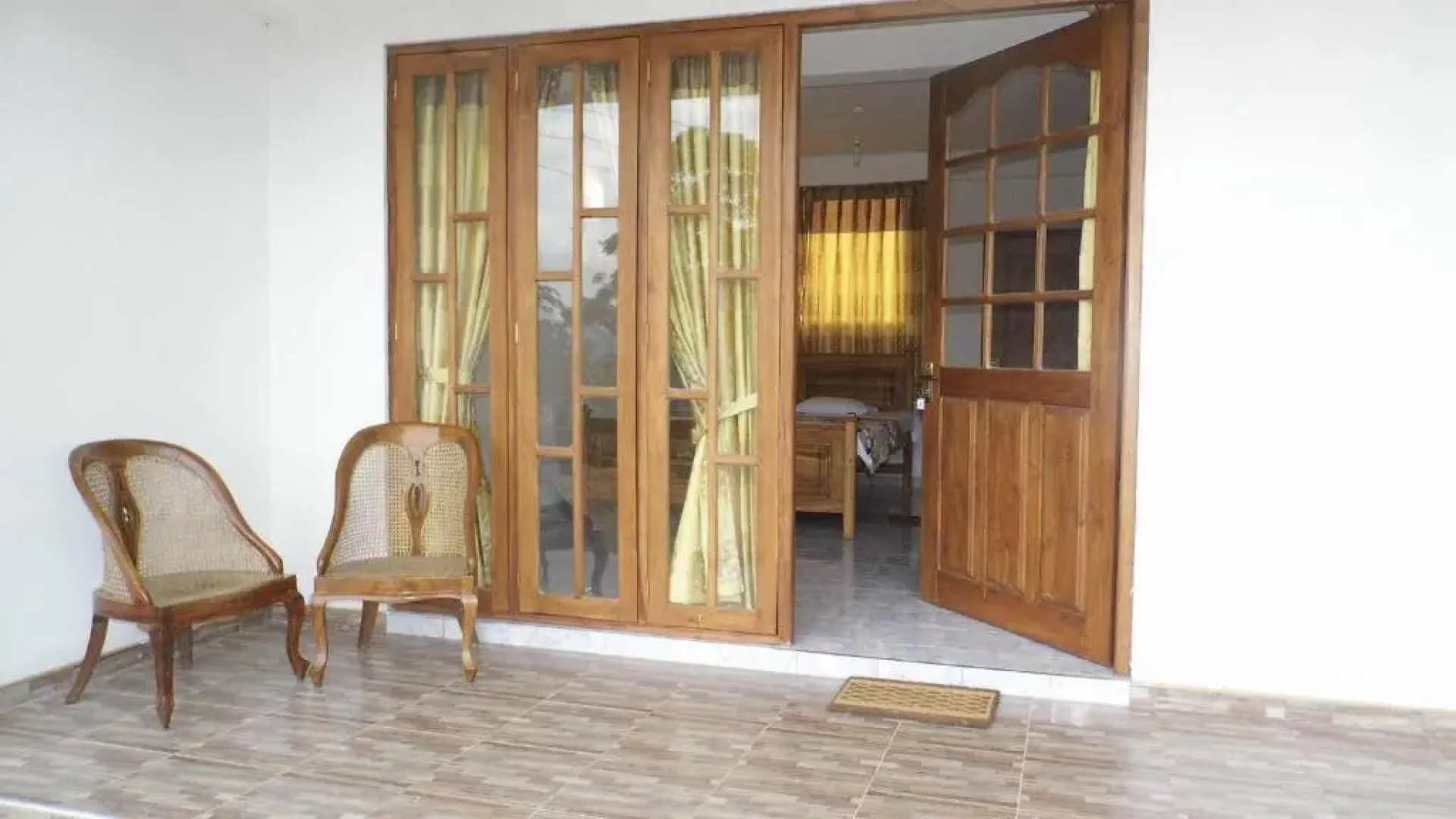 Ella Mountain Palace