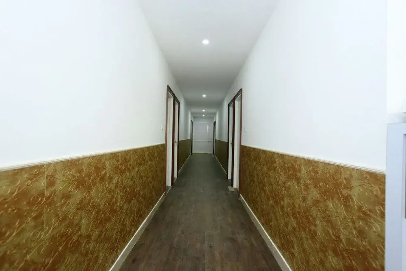 Oyo 22485 Tcs Suites