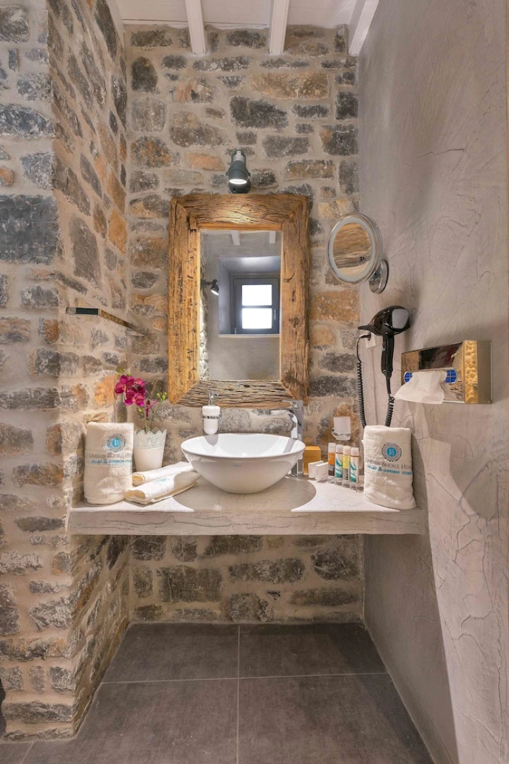 Lindos Shore Summer House with Jacuzzi And Sea View !!!