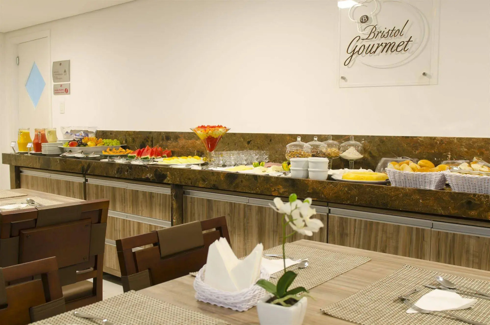 Profissionalle Hotel São Luís