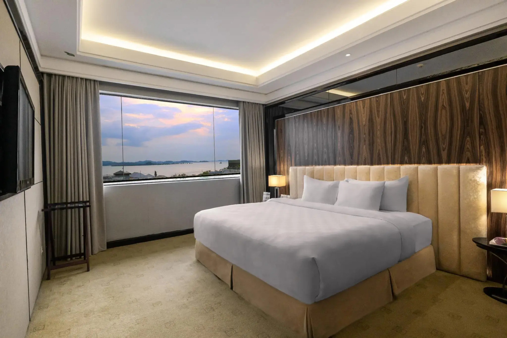 Swiss-Belhotel Harbour Bay