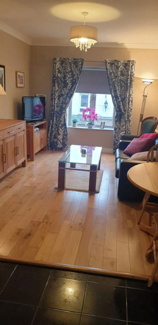 Trim centre apartment