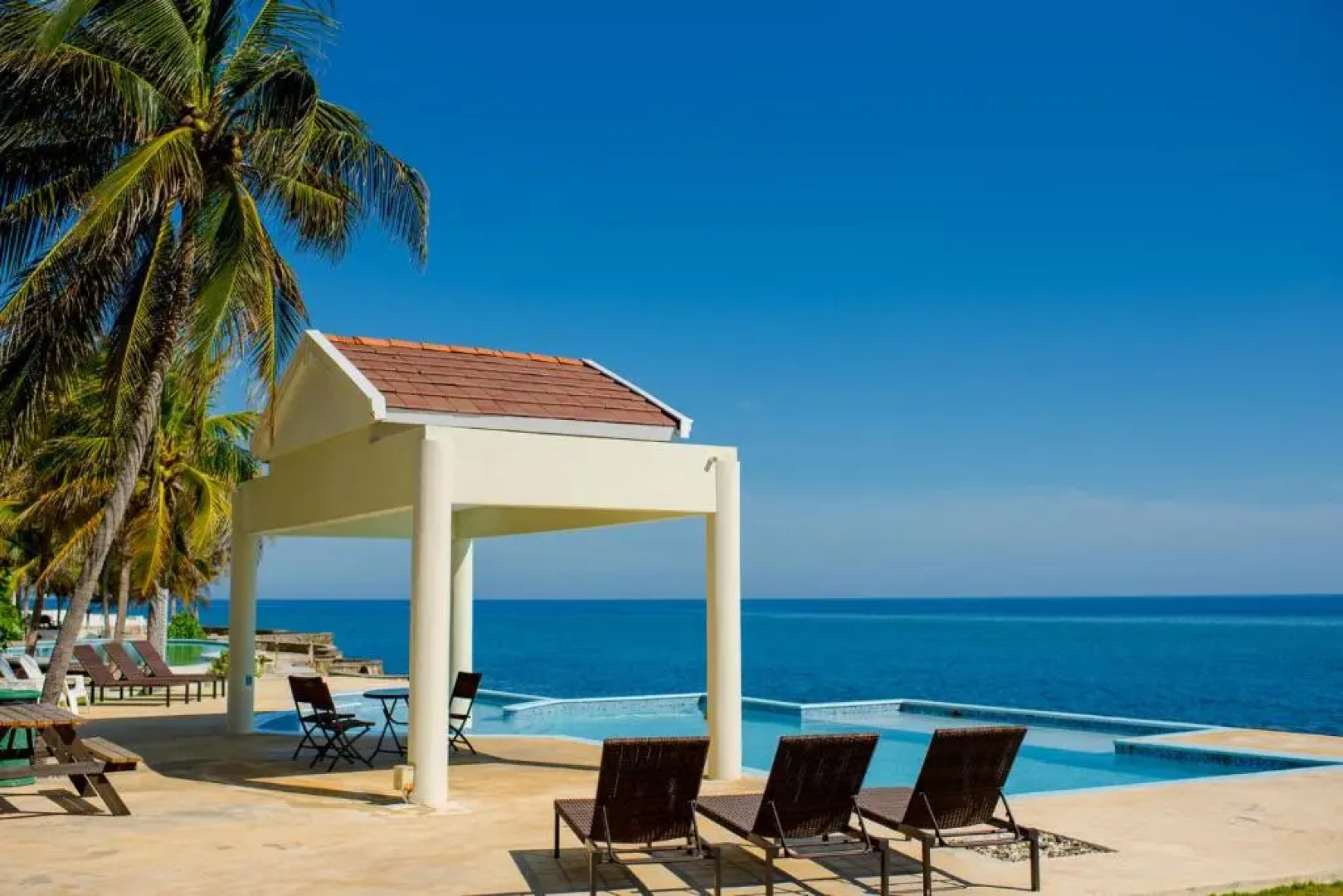 Ocho Rios Penthouse at Whispering Seas