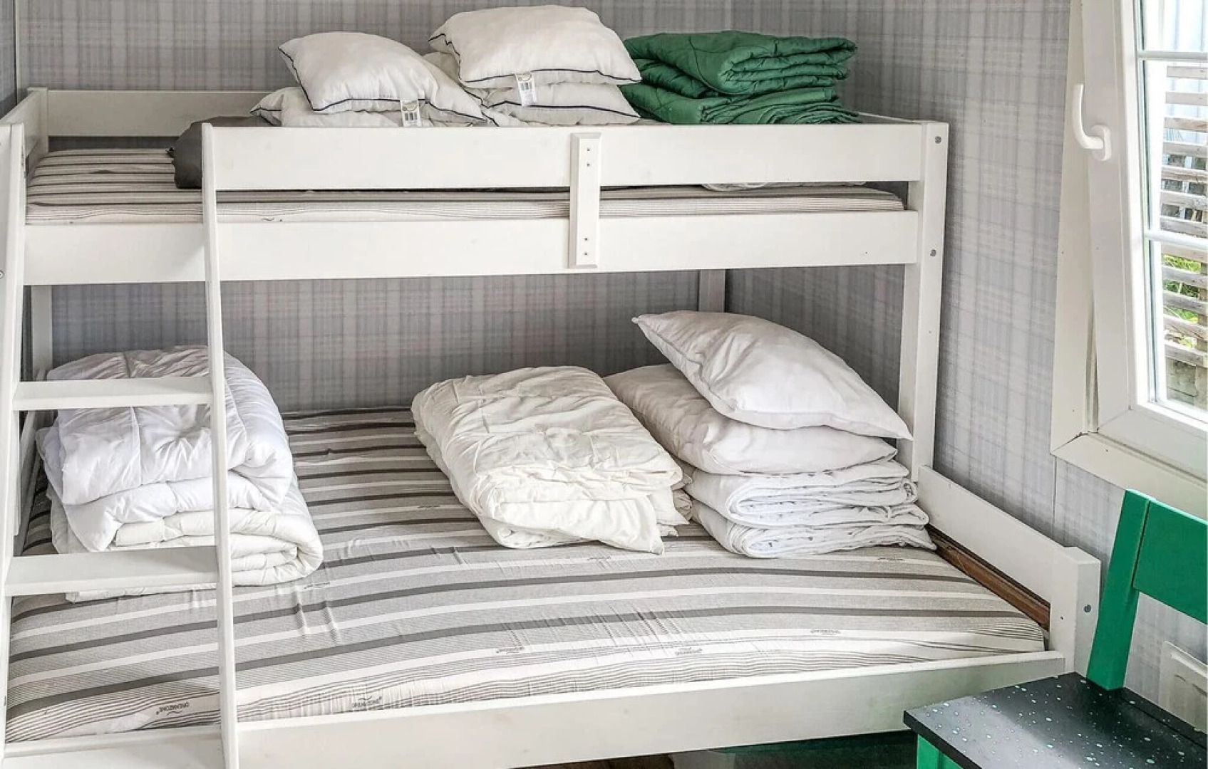 Stunning Home in Huskvarna With 1 Bedrooms