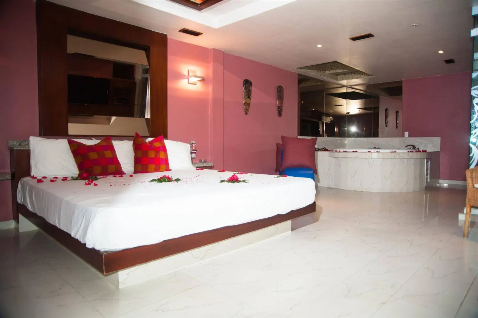 Hotel Aladdin Caracas - Couples Only