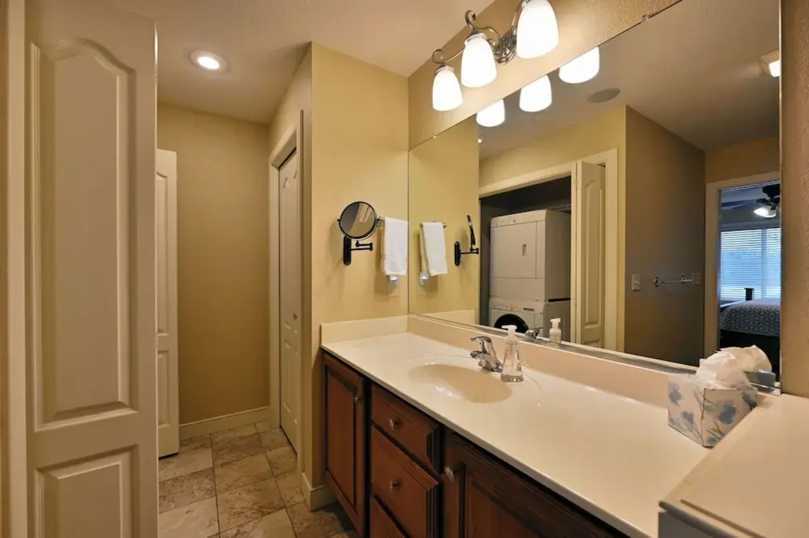 Unit 701 5 bd 3 ba
