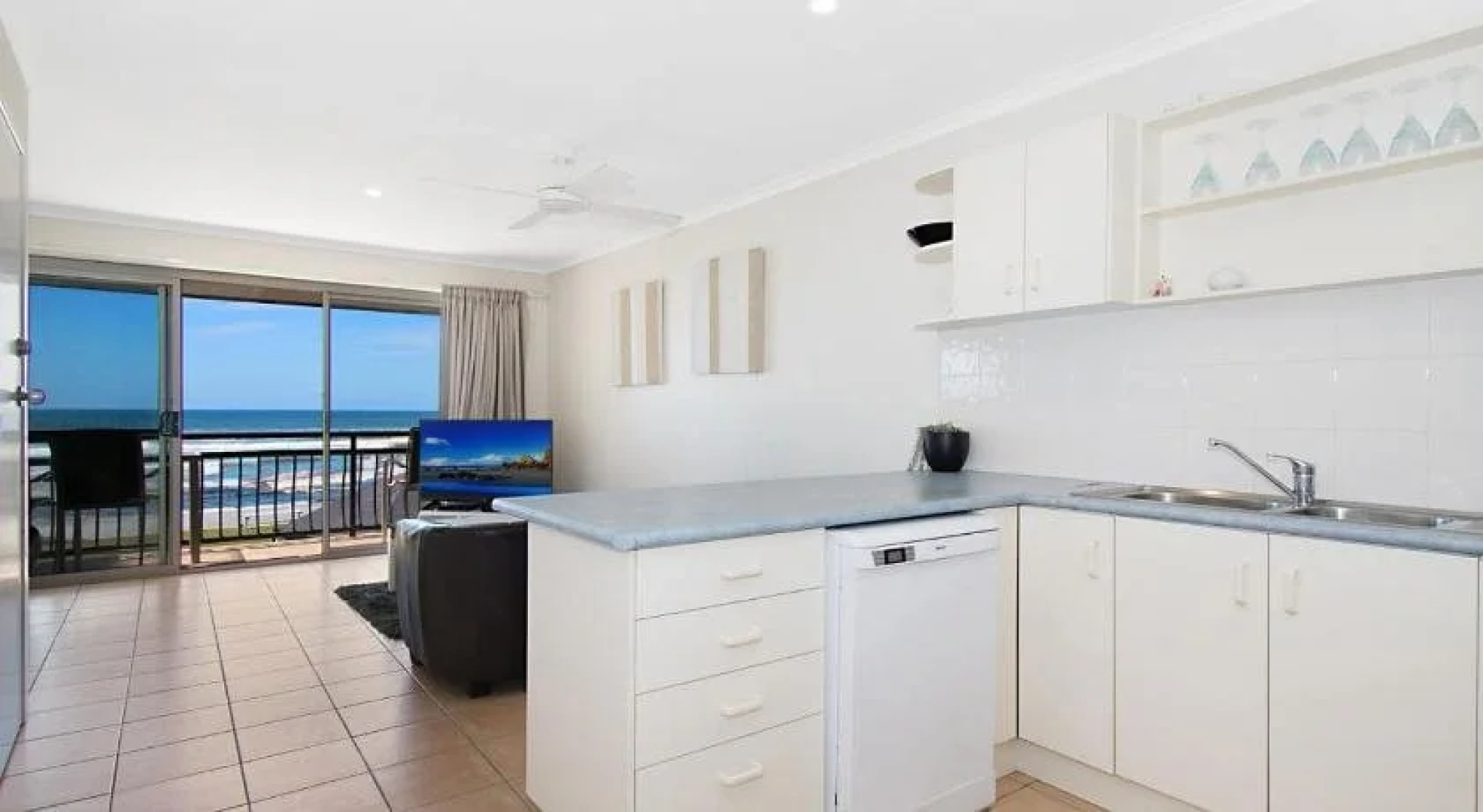 Absolute Beachfront Apartments Lennox Head