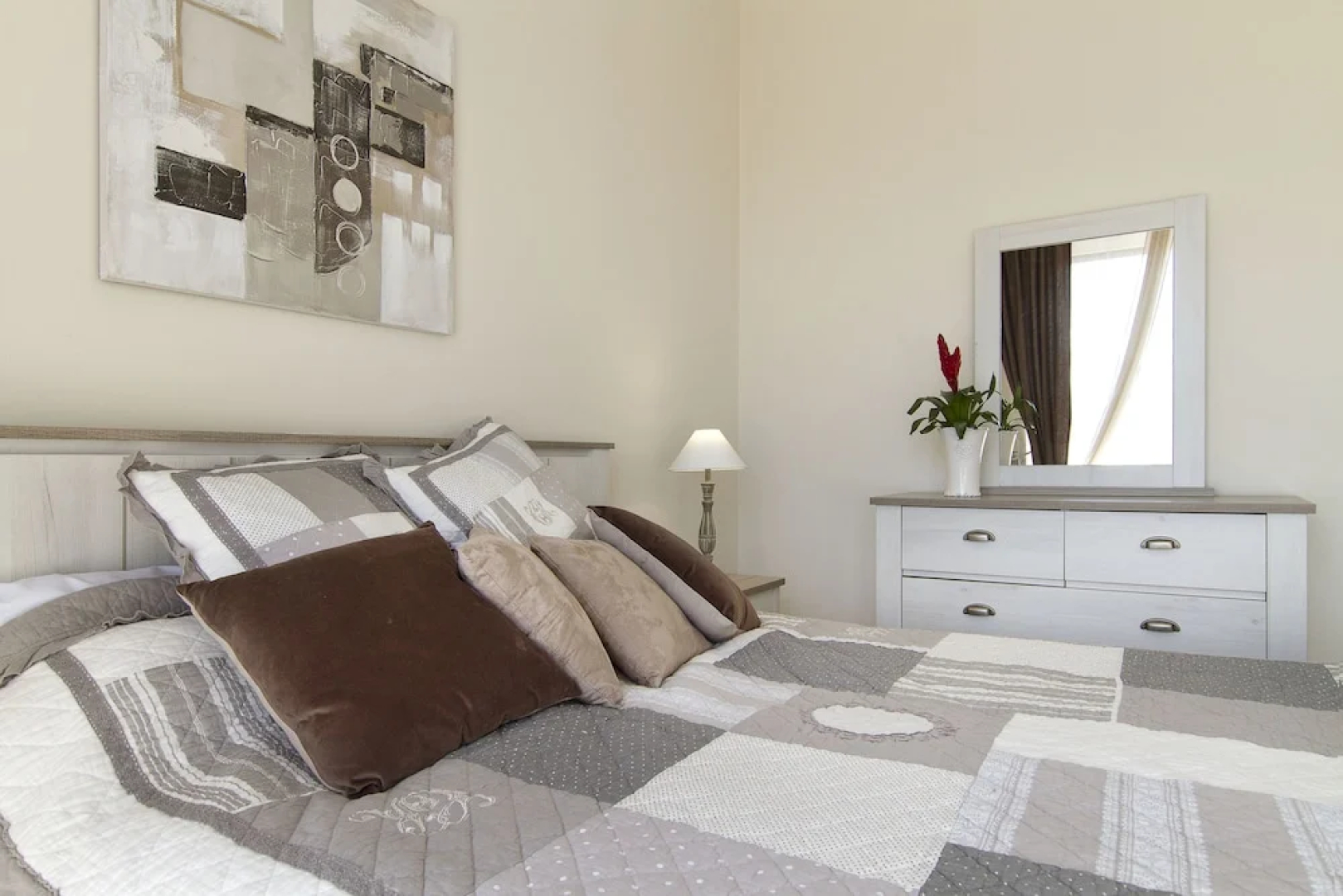 Impero House Rent - Camelia