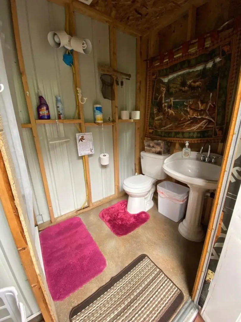 Nauti Otter Inn and Yurt Village