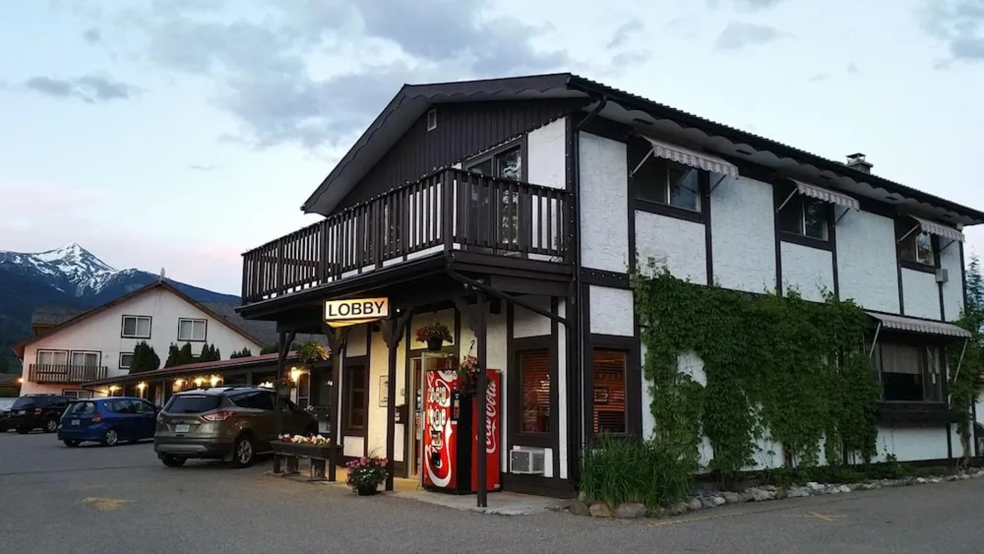 Yellowhead Motel