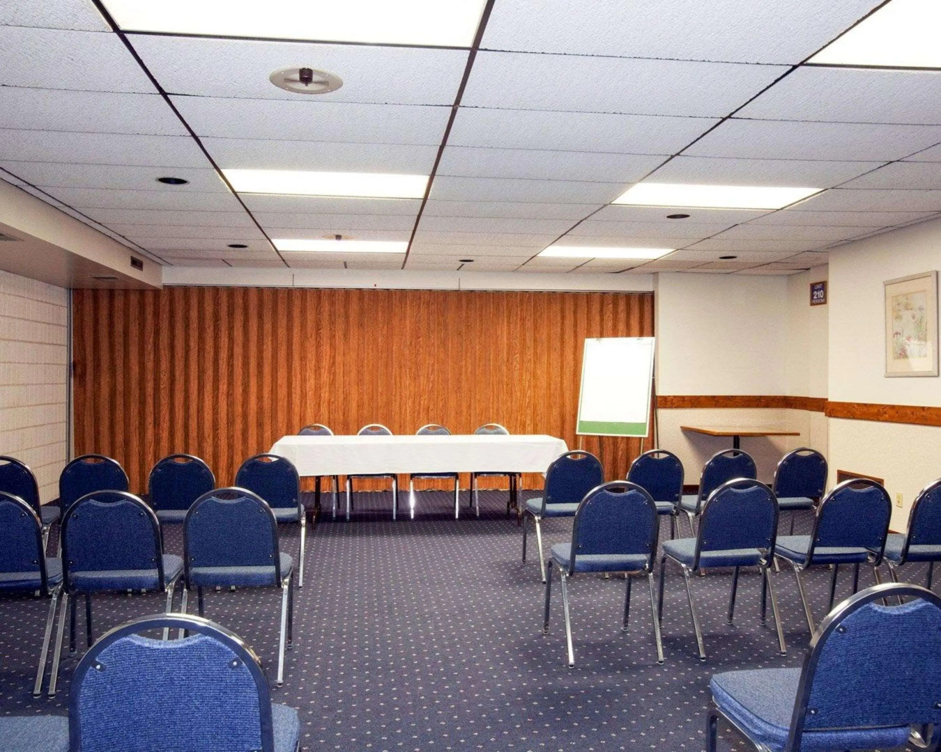 Econo Lodge Inn & Suites Stevens Point