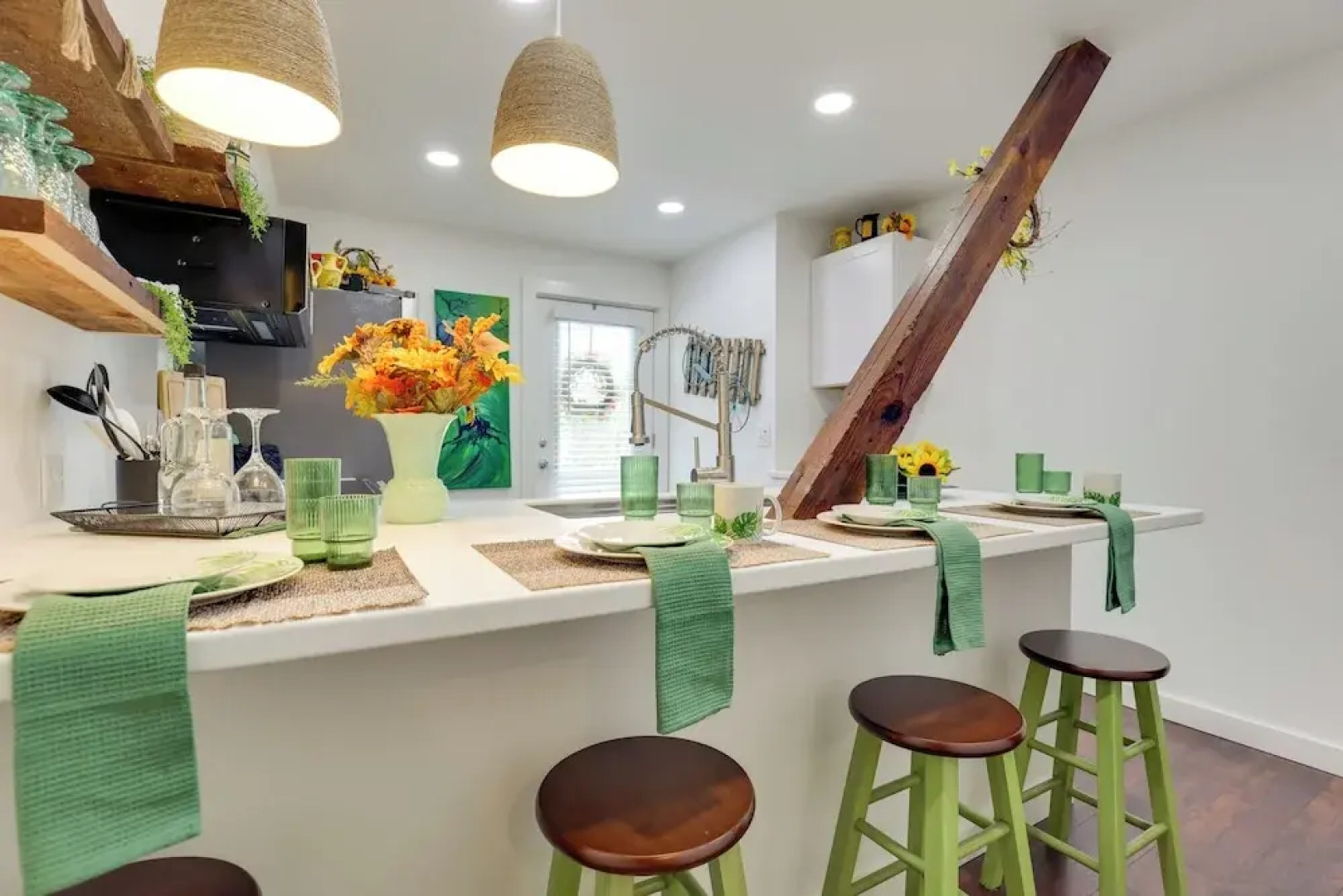 Walk to Eats: Mtn-view Hammondsport Hideaway!