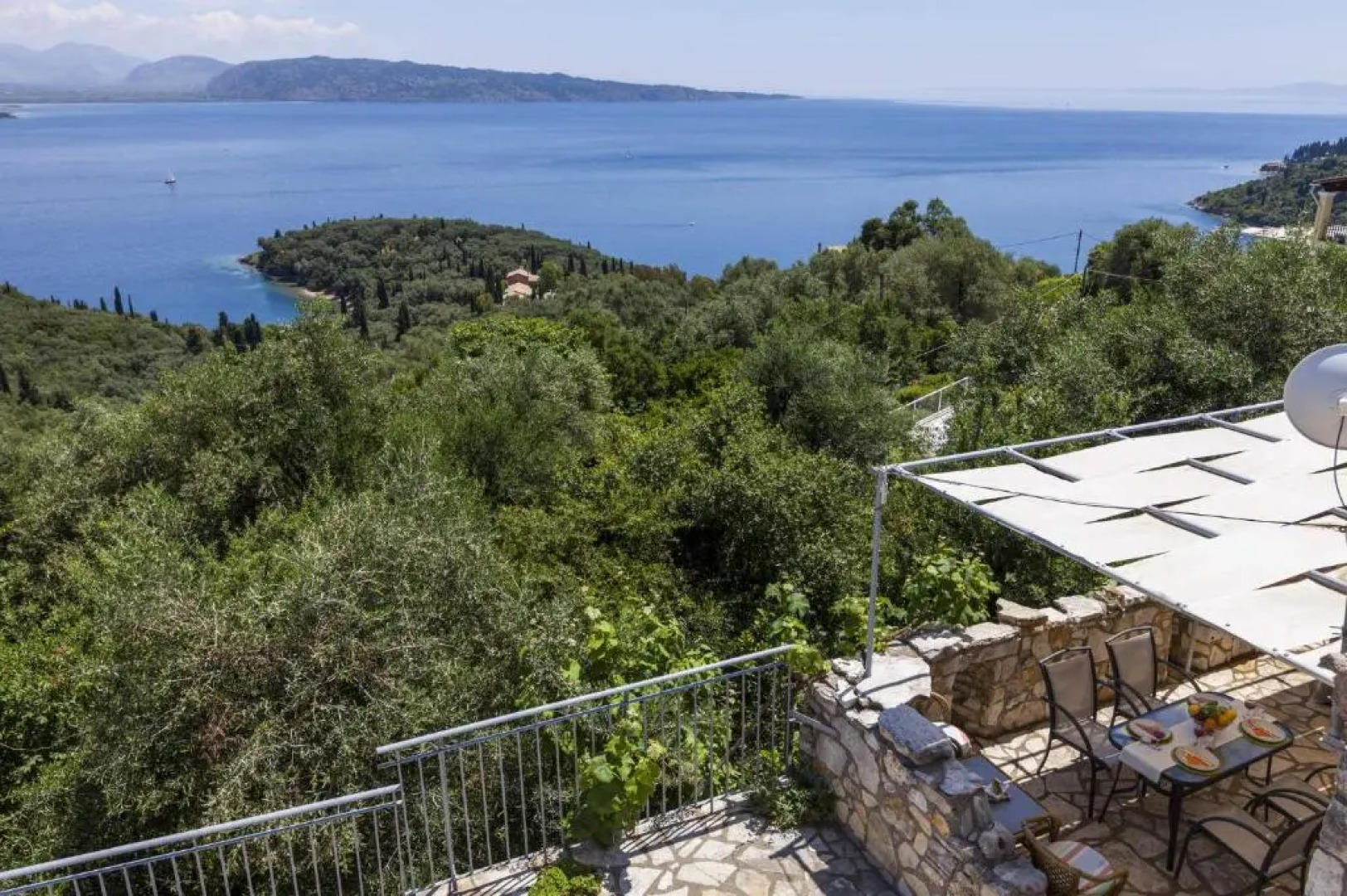 Scirocco And Folitsa Villas