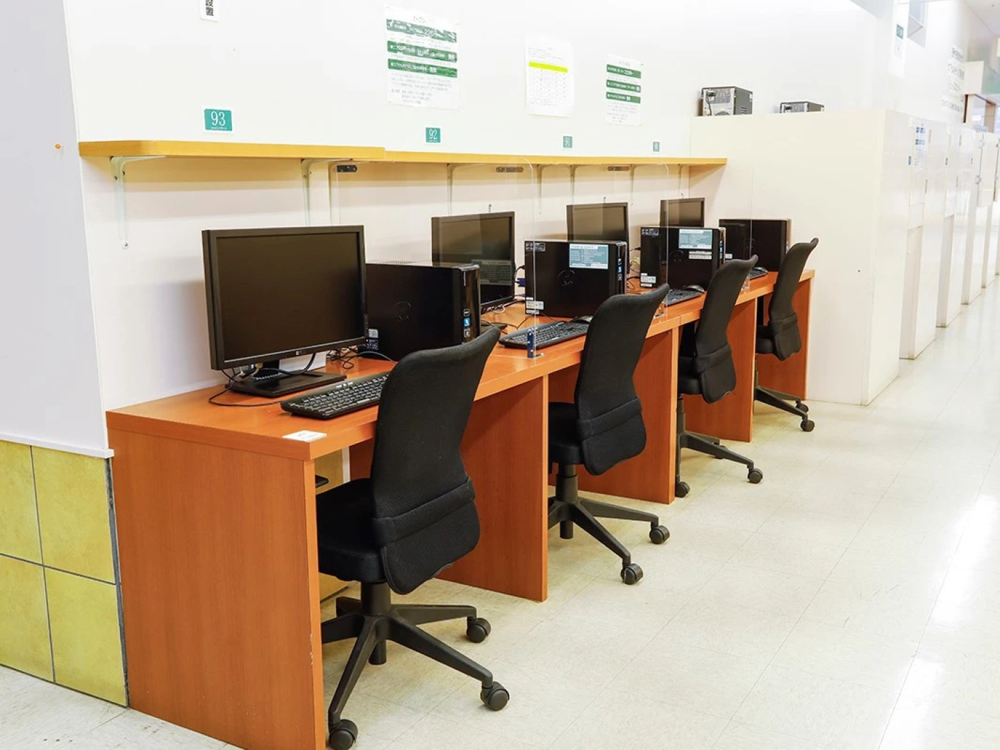 Niko Niko Capsule Hotel