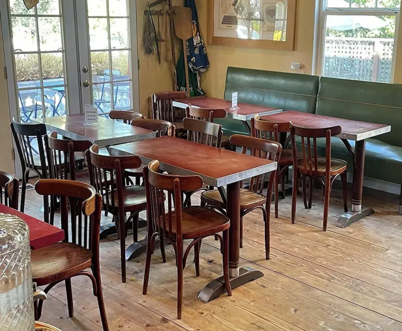 Metro Hotel and Cafe