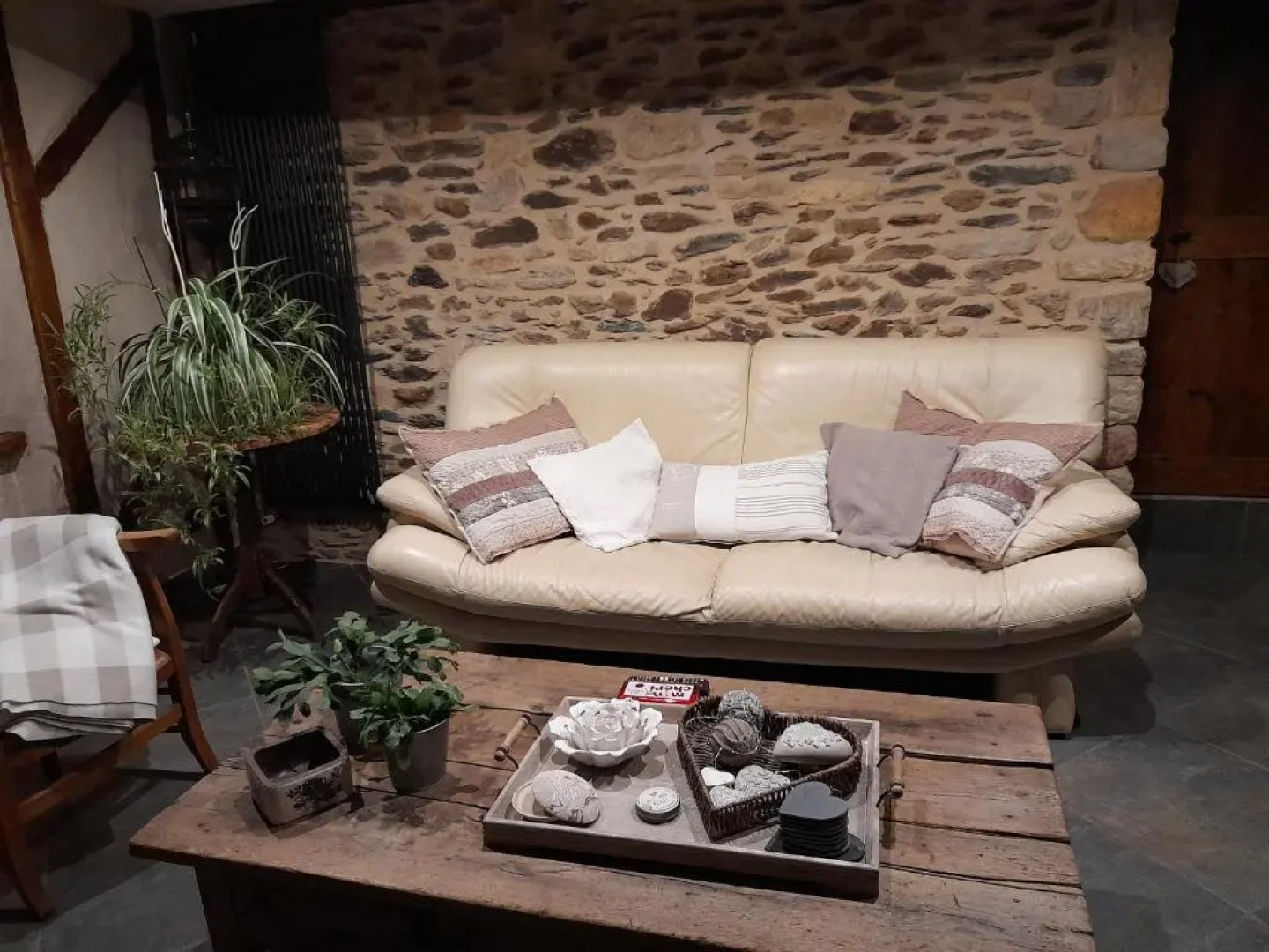 Les Hôtes du Lac, Chambres et tables d'hôtes
