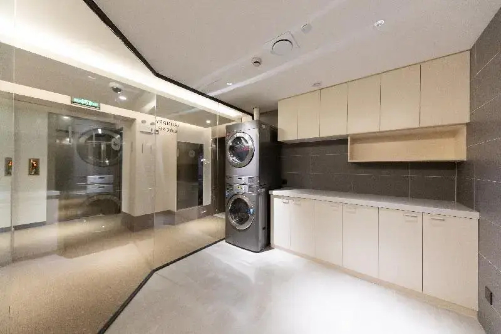 Hanting Hotel Shanghai Xiaonanmen Metro Station