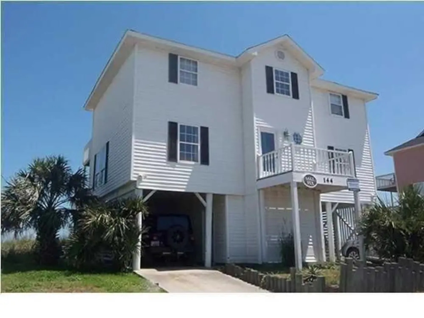 Going Coastal - 5 Br home by RedAwning