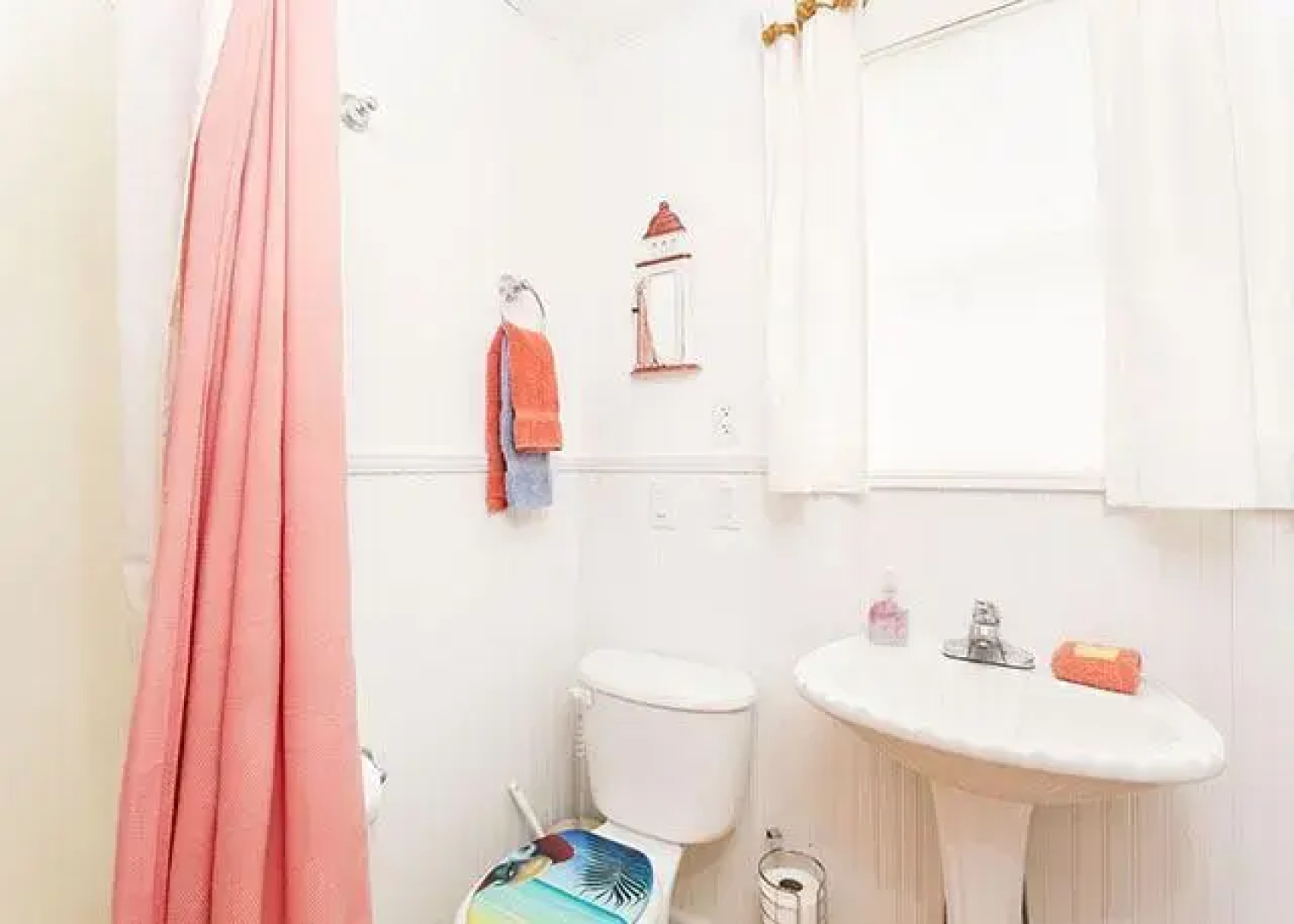 Blue Parrot by Vacation Rental Pros