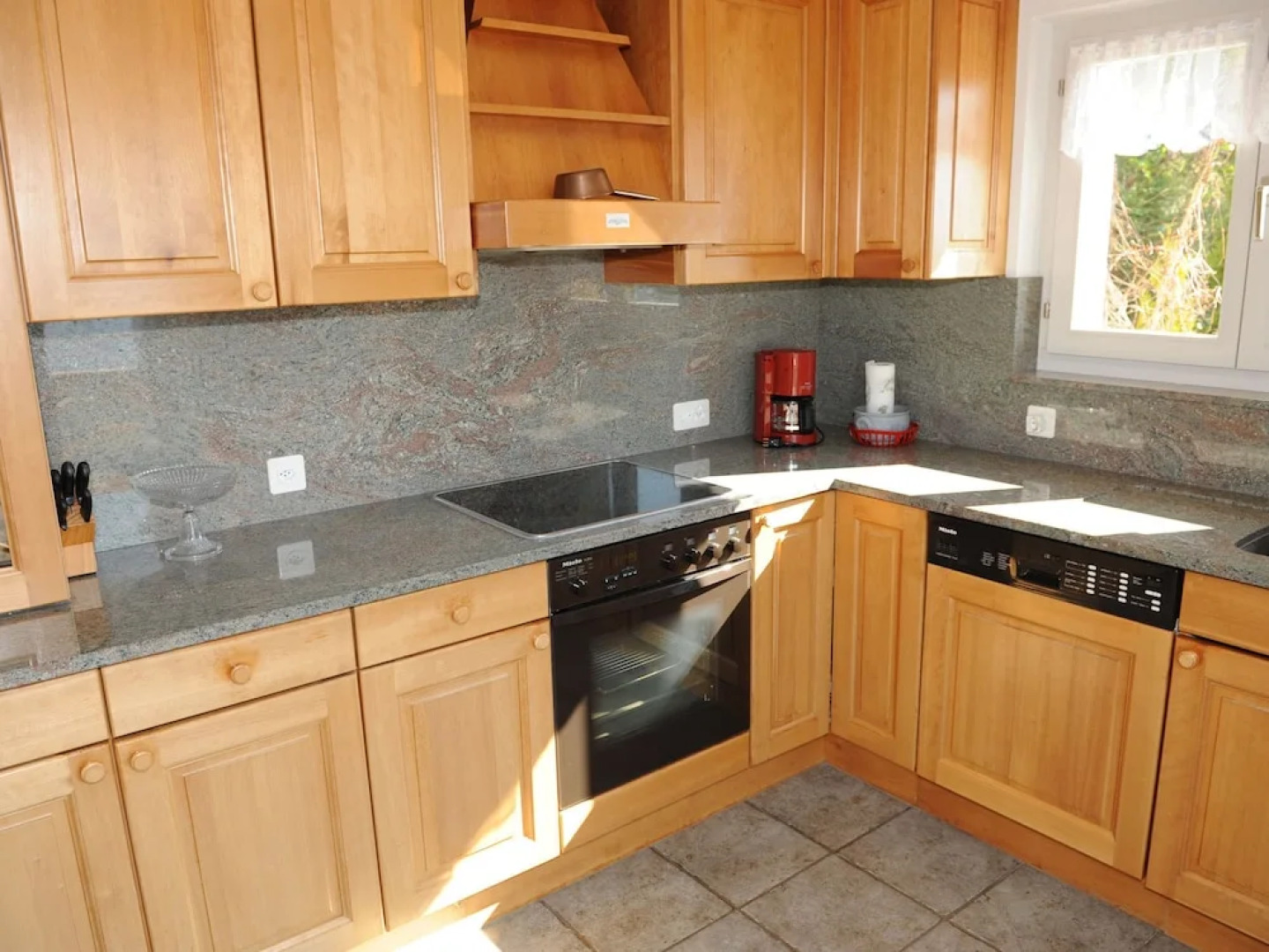 Beautifully Situated House With a View of the Mountain World