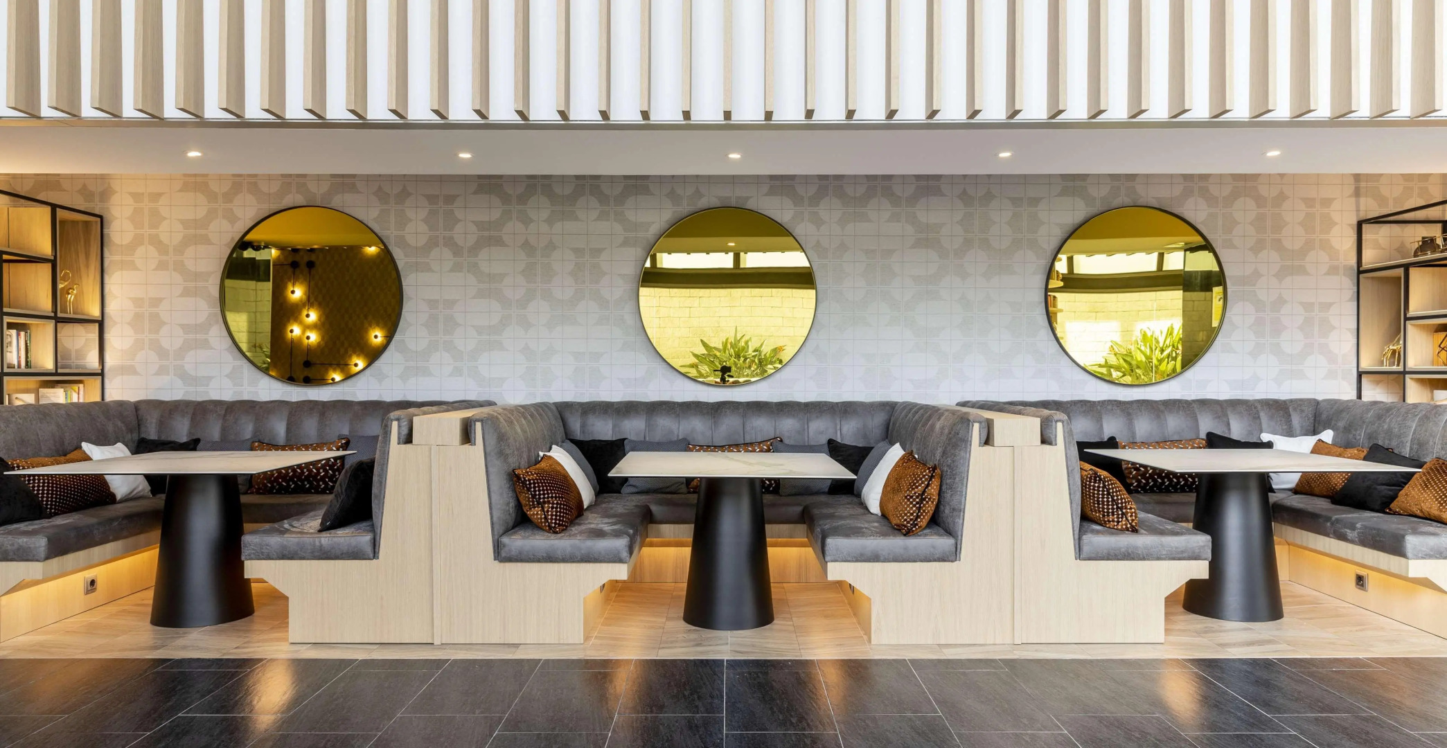 Отель ILUNION Barcelona