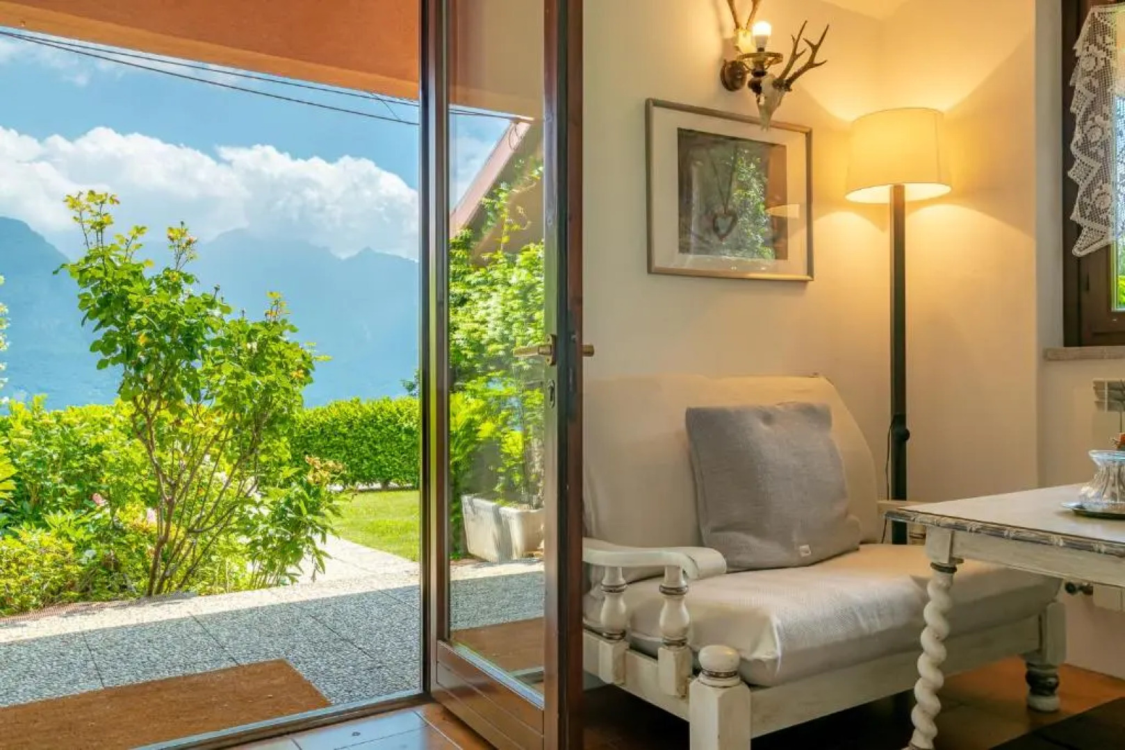 Panorama Lake and Garden by Wonderful Italy