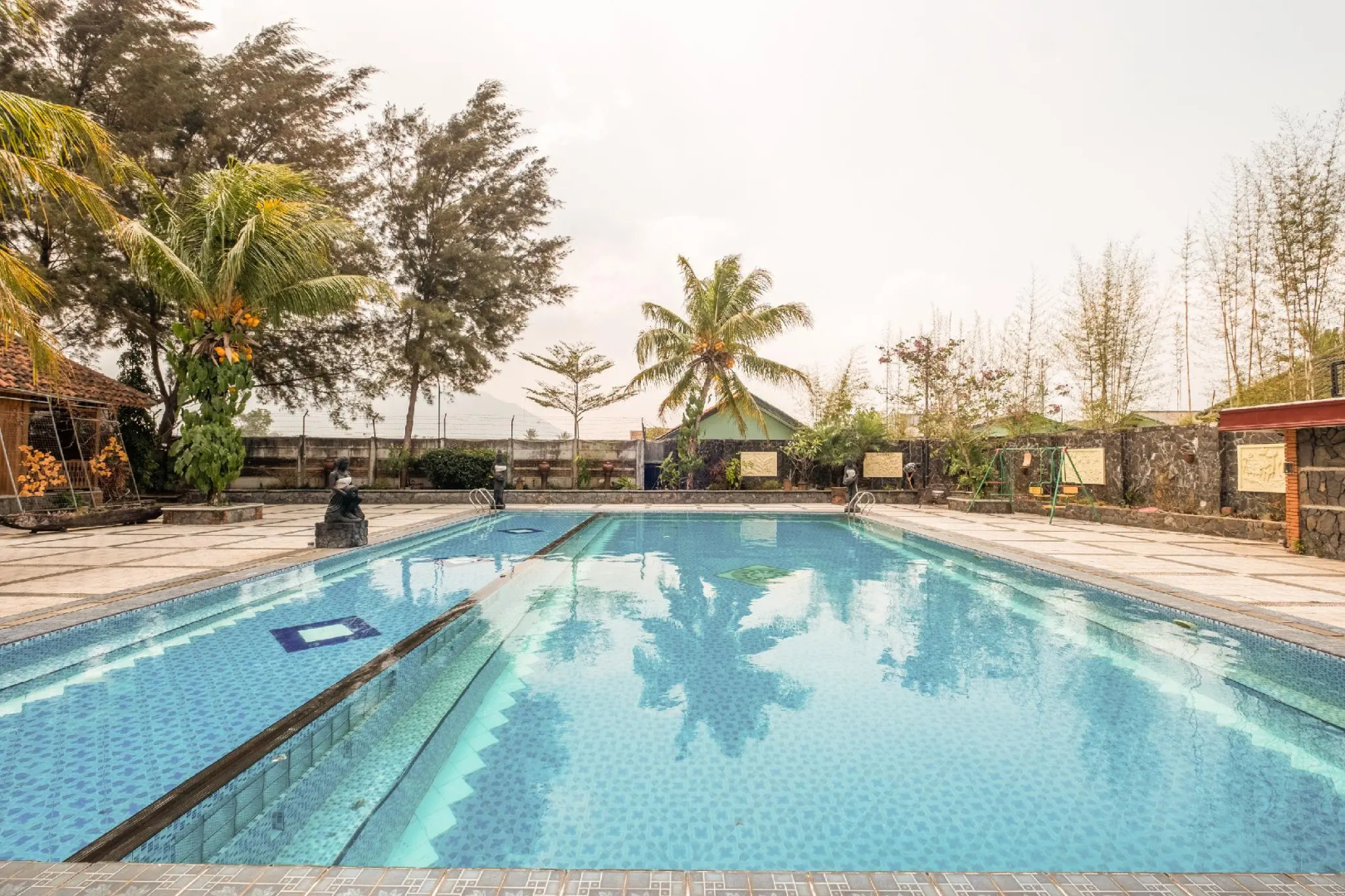 OYO 1347 Joglo Garut Cottage Syariah