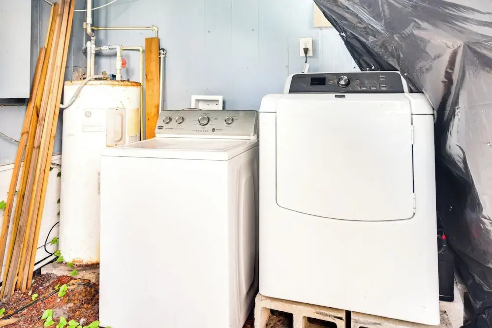 Remodeled Seminole Apt + Yard: 3 Mi to Beach!