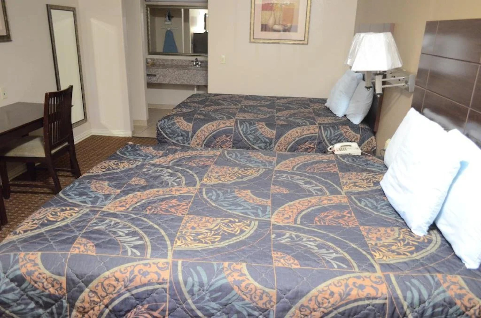 Budget Host Inn & Suites