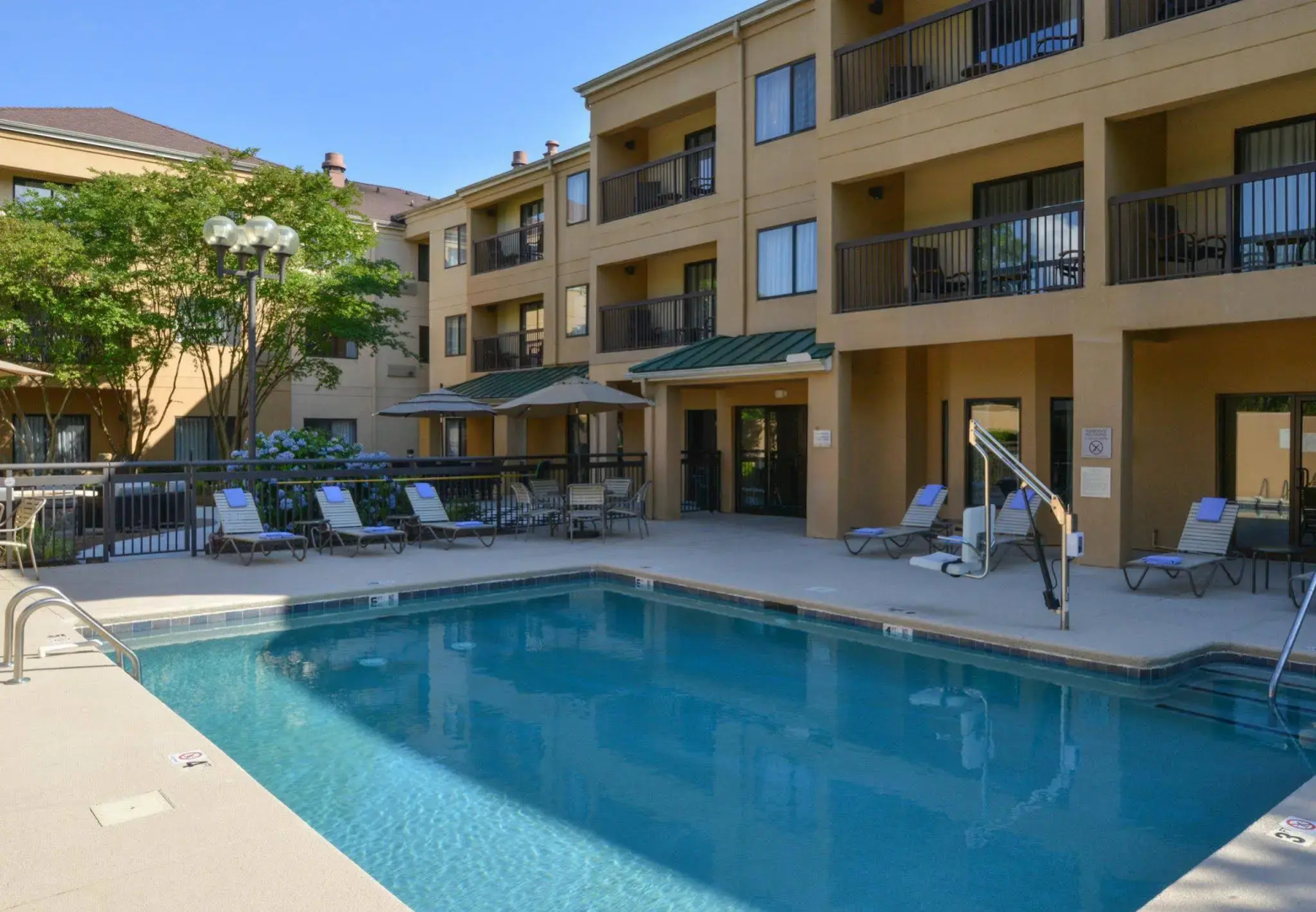Courtyard by Marriott Charlotte/Matthews