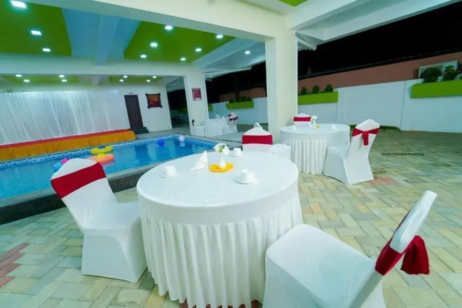 Hotel Grand Padappai Residency