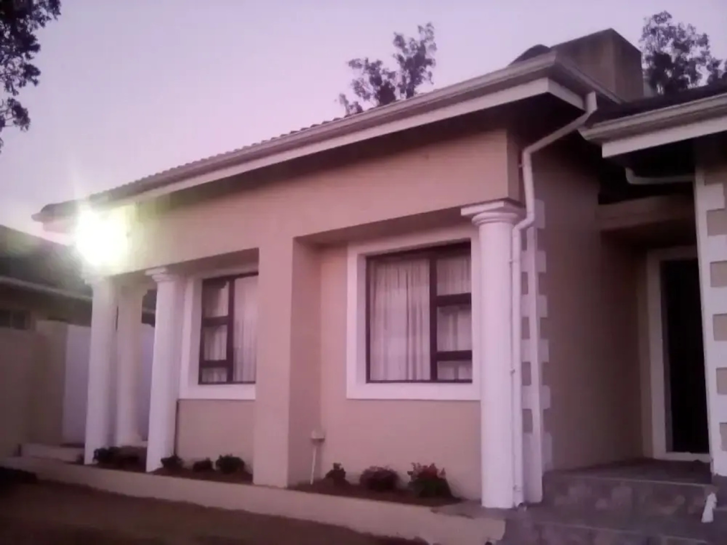 Jurdinee Guest House