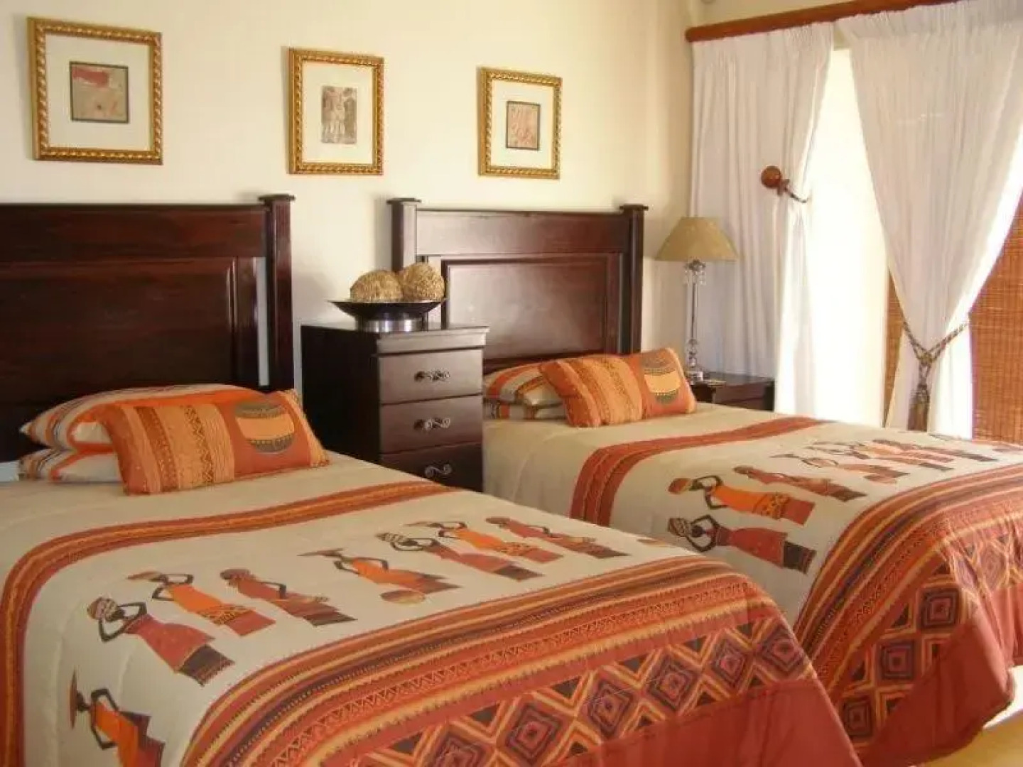 Avon Road Guest House & Tours