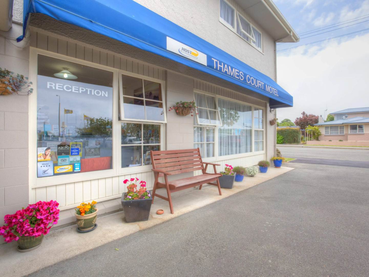 AAA Thames Court Motel