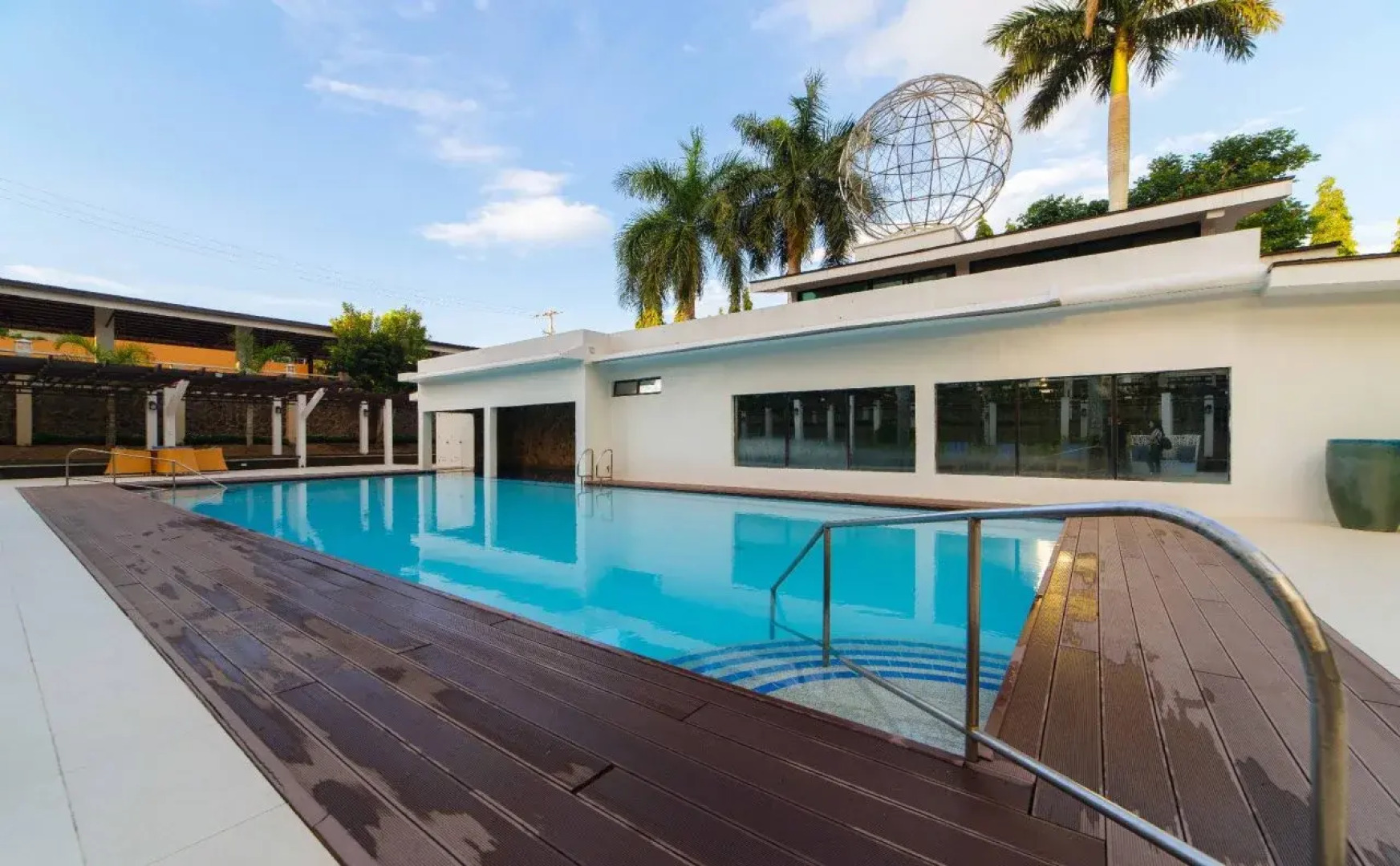 WhiteWoods Convention & Leisure Hotel