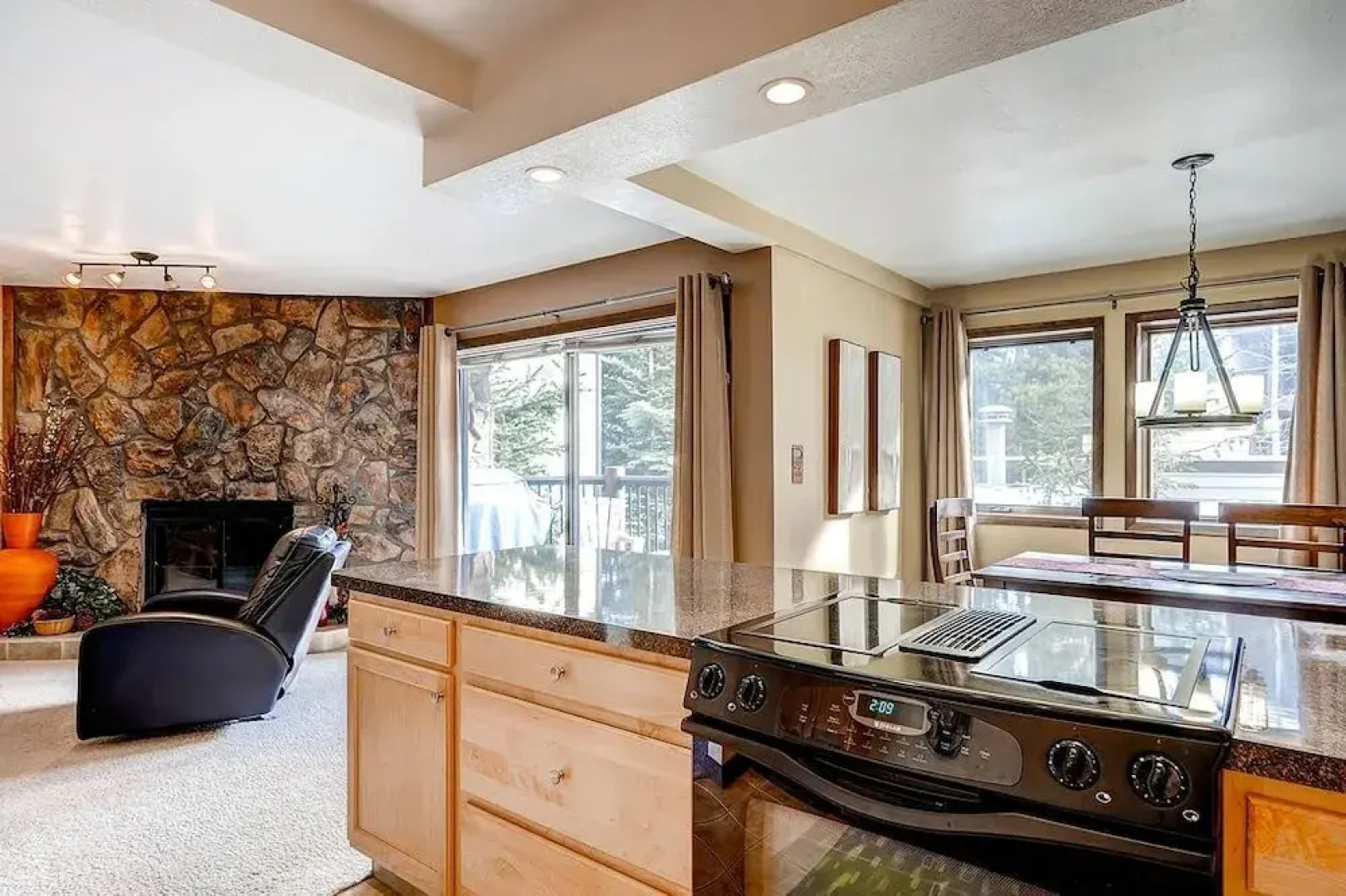 Park Place 101c 2 Bedroom Condo by RedAwning