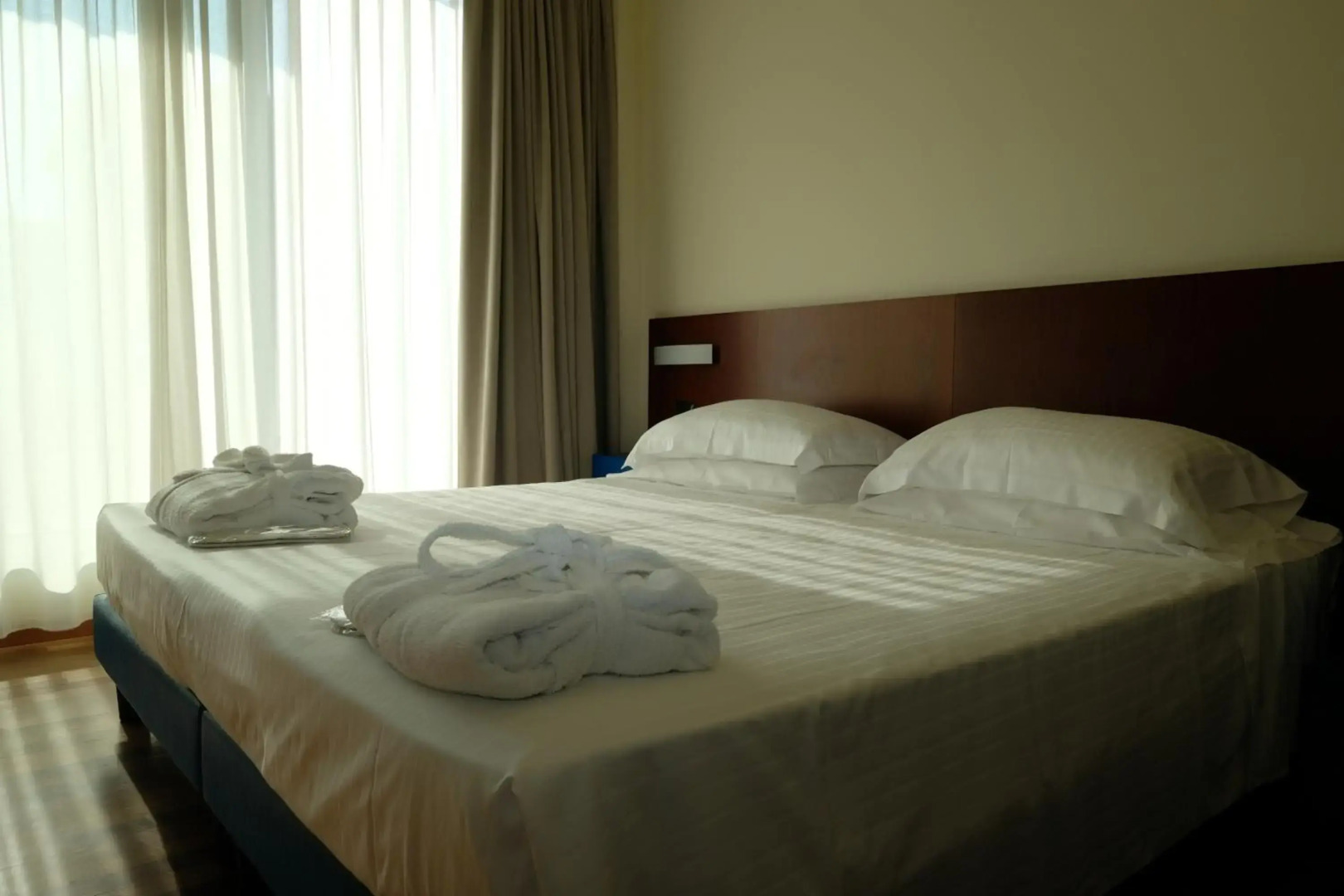 Hotel Embassy & Boston