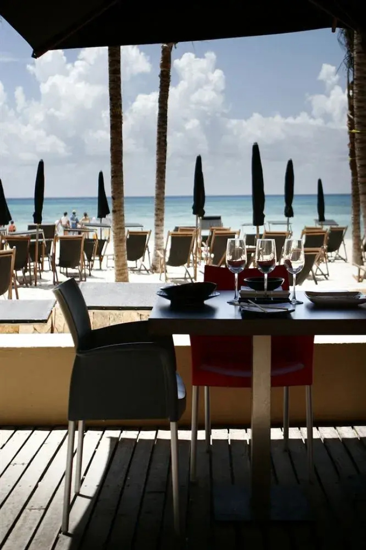 Mosquito Beach Hotel